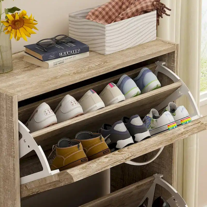 Schuhschrank mit 3 Ebenen und Klapptüren, Chevron-Paneel, für 12-15 Paar Schuhe, Spanplatte, graue Eiche