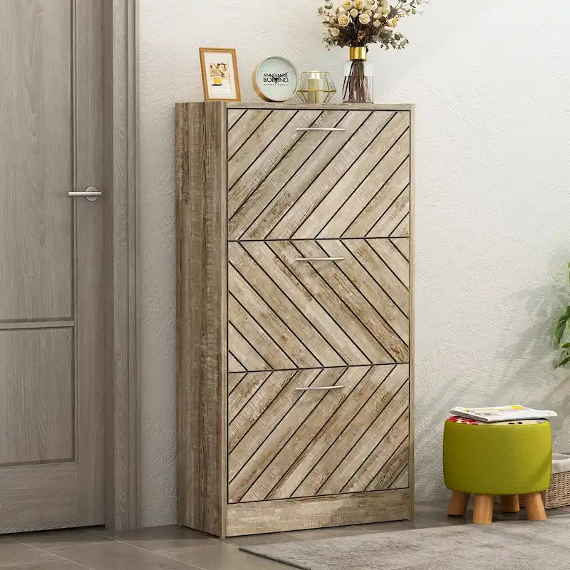 Schuhschrank mit 3 Ebenen und Klapptüren, Chevron-Paneel, für 12-15 Paar Schuhe, Spanplatte, graue Eiche