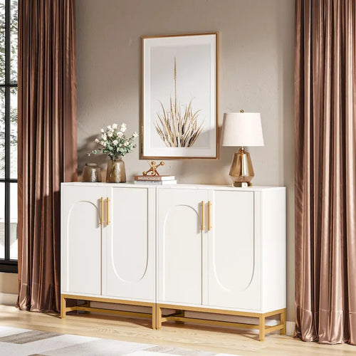 Credenza buffet a 4 ante, pannelli ad arco, base in metallo dorato, ripiani regolabili, acero, bianco