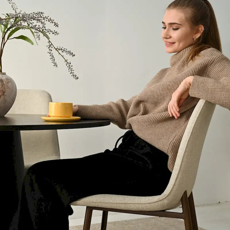 Gepolsterter Esszimmerstuhl im Mid-Century-Stil, geschlossene Rückenlehne, Walnussholzbeine, 4er-Set, Grün, Grau, Beige