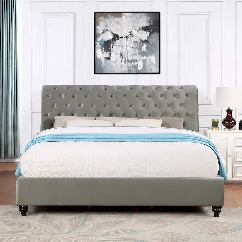 Graues Samt-Schlittenbett, Knopfheftung, geschwungenes Kopfteil, Nagelkopfbesatz, Queen, King