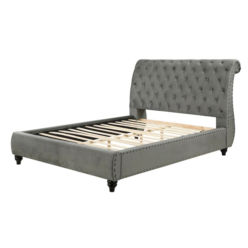 Graues Samt-Schlittenbett, Knopfheftung, geschwungenes Kopfteil, Nagelkopfbesatz, Queen, King